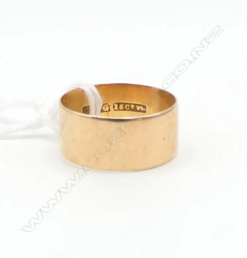 15ct gold colonial O.W.G WIDE BAND RING 3.13gms SIZE M Image 1++