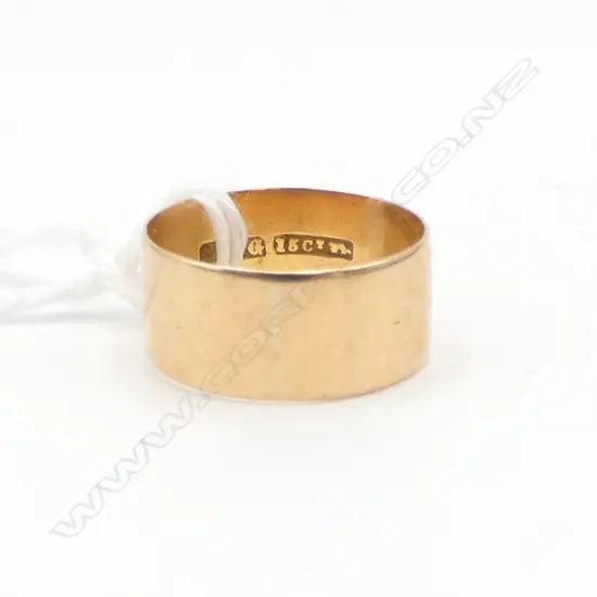 15ct gold colonial O.W.G WIDE BAND RING 3.13gms SIZE M