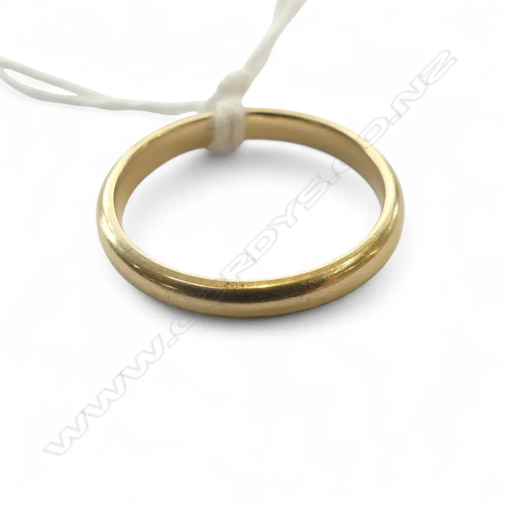 18ct GOLD CONIAL BAND RING  3GMS SIZE N Image 1++