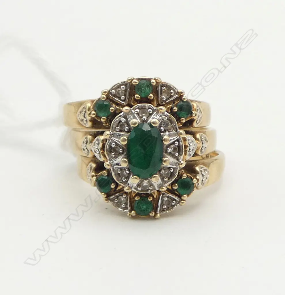 10ct GOLD DIAMOND & CREATED EMERALD 3 RING SET: CLUSTER + 2 CURVED companion RINGS 6.35gms SIZE K Image 1++