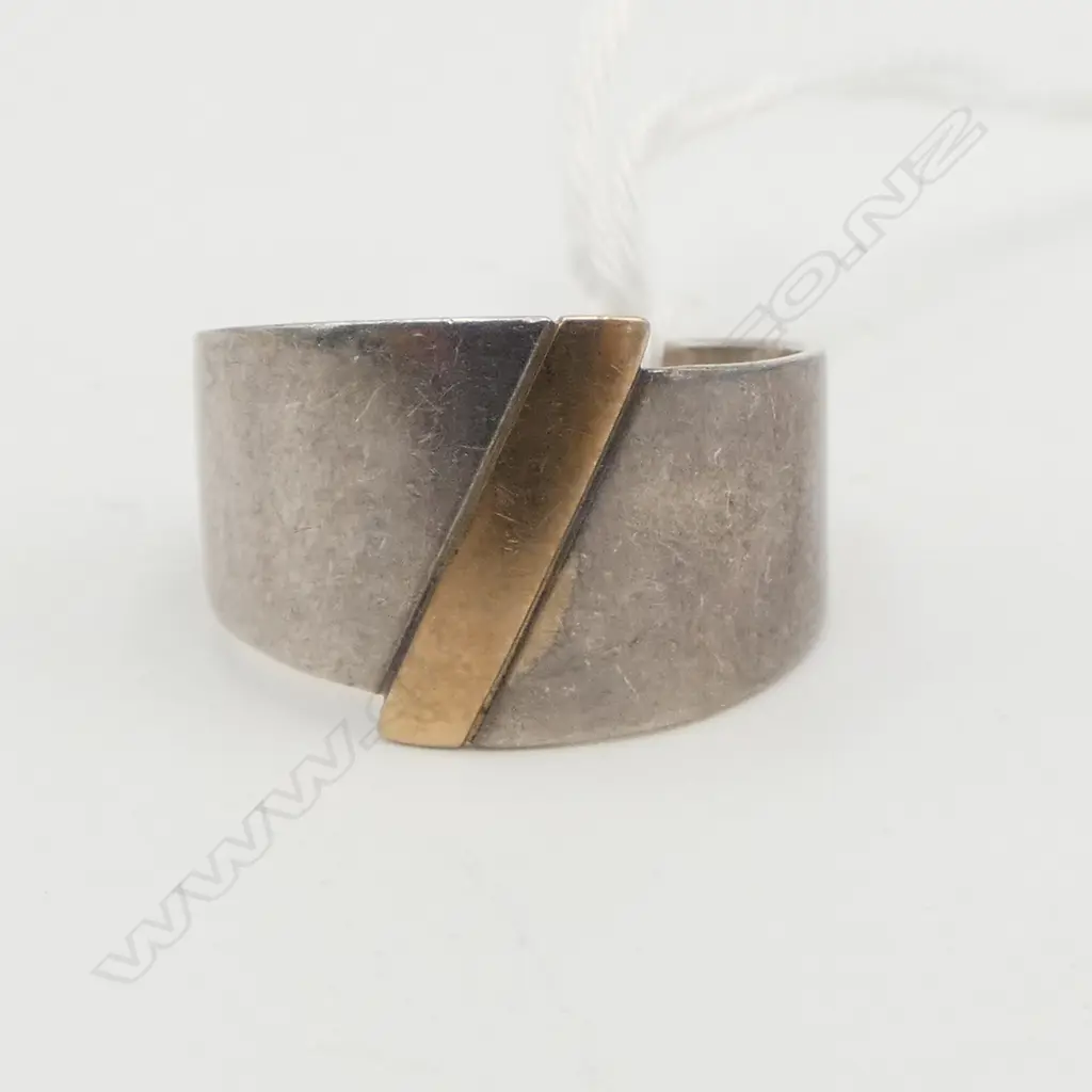 HAND MADE DESIGNER SILVER RING with gold diagonal band SIZE O Image 1++