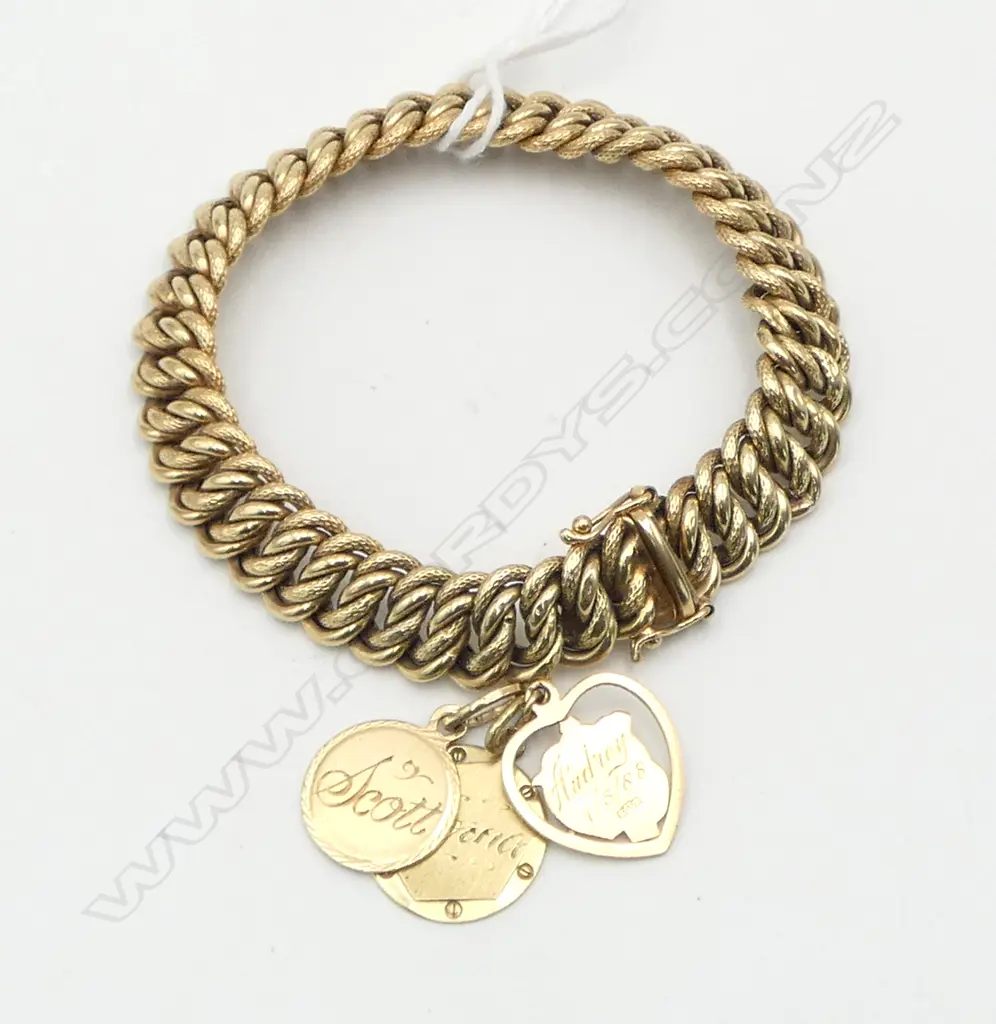 14ct gold MULTI CURB LINK WIDE CHAIN with 3 medallions 22.4gms Image 1++