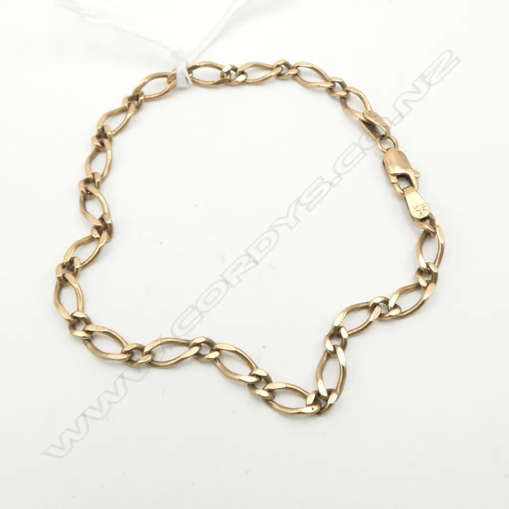 9ct FLATTENED CURB LINK BRACELET 4.75gms Image 1++