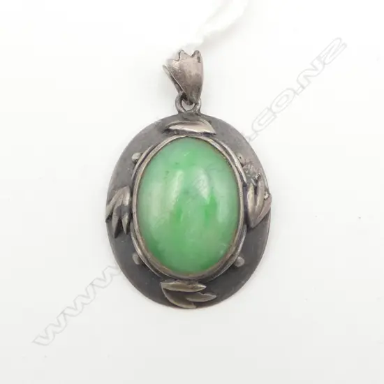 VINTAGE SILVER ARTS & CRAFTS JADEITE or CHRYSPOPRASE PENDANT