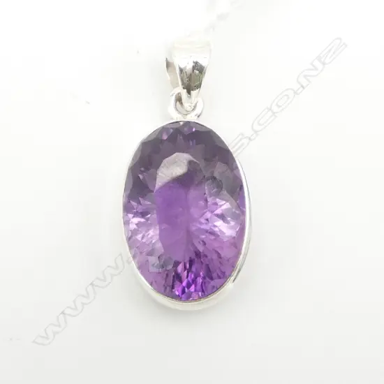 SILVER SET AMETHYST PENDANT