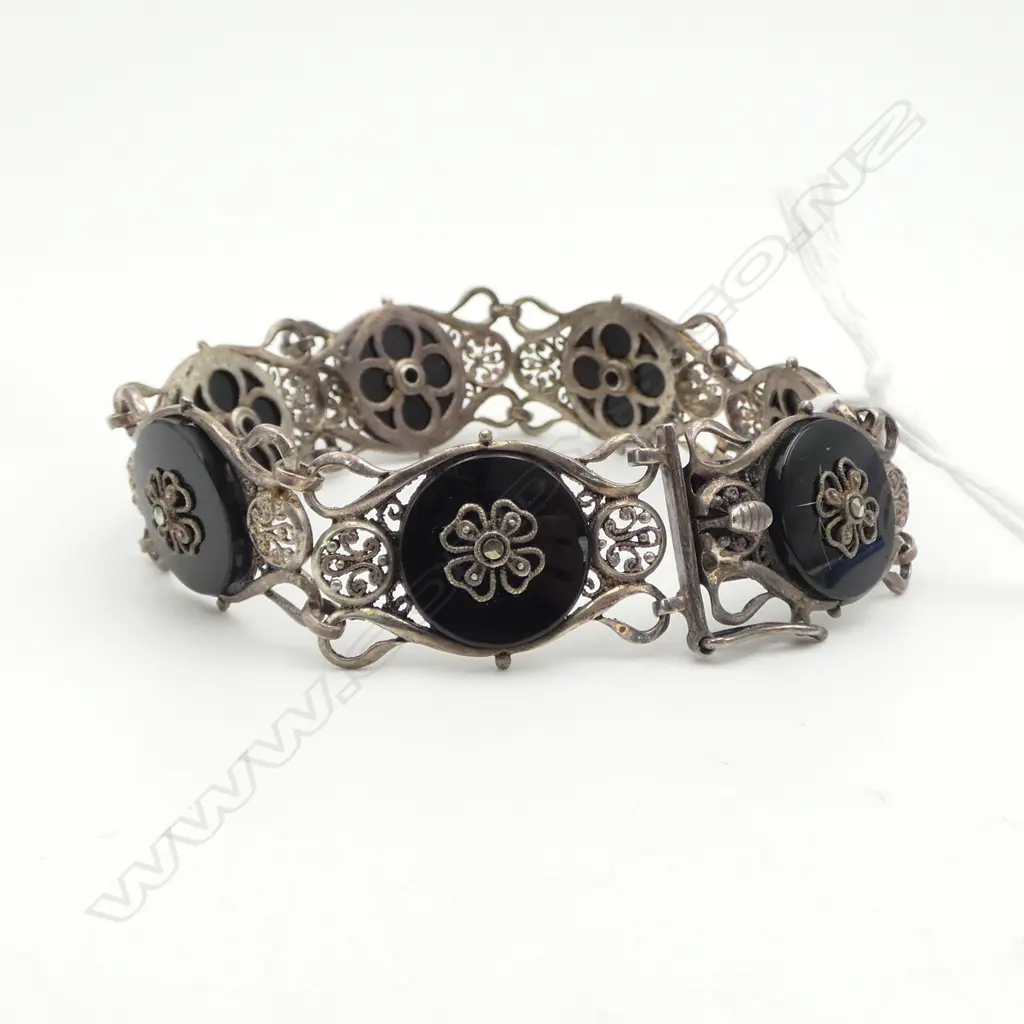 VINTAGE S/SILVER & BLACK ONYX BRACLET 20GMS Image 1++