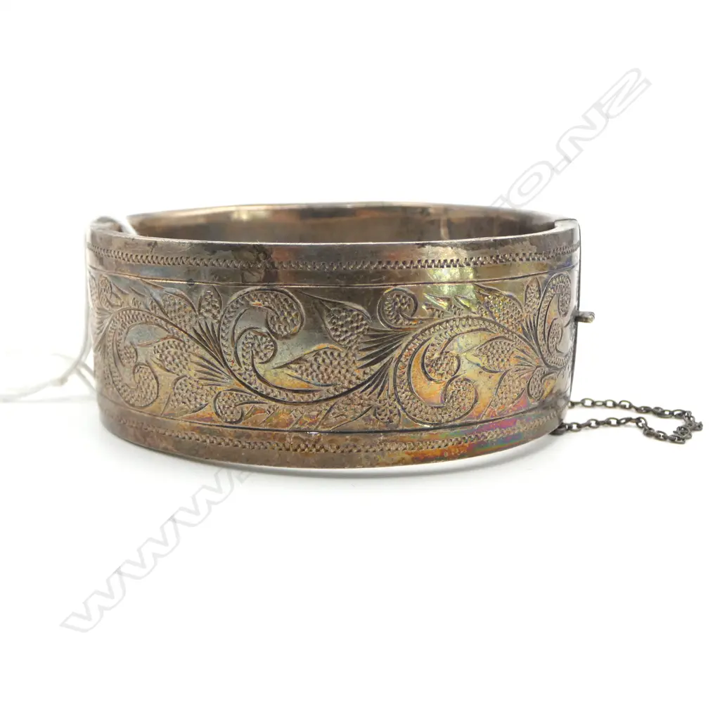 Fred Money 'Handmade' VINTAGE WIDE HALF HINGED BANGLE scroll engraved 44.5gms Image 1++