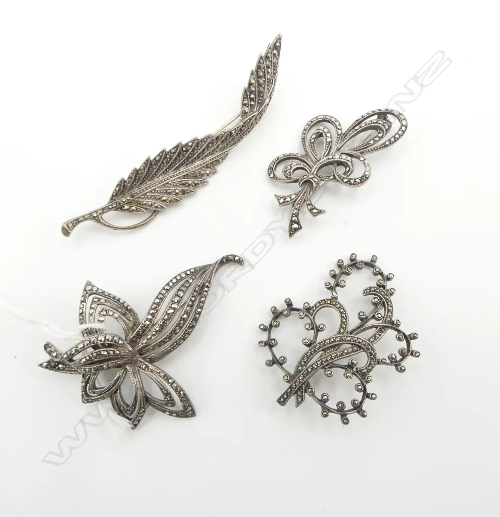 4 VINTAGE S/SILVER MARQUISITE BROOCHES 33GMS Image 1++