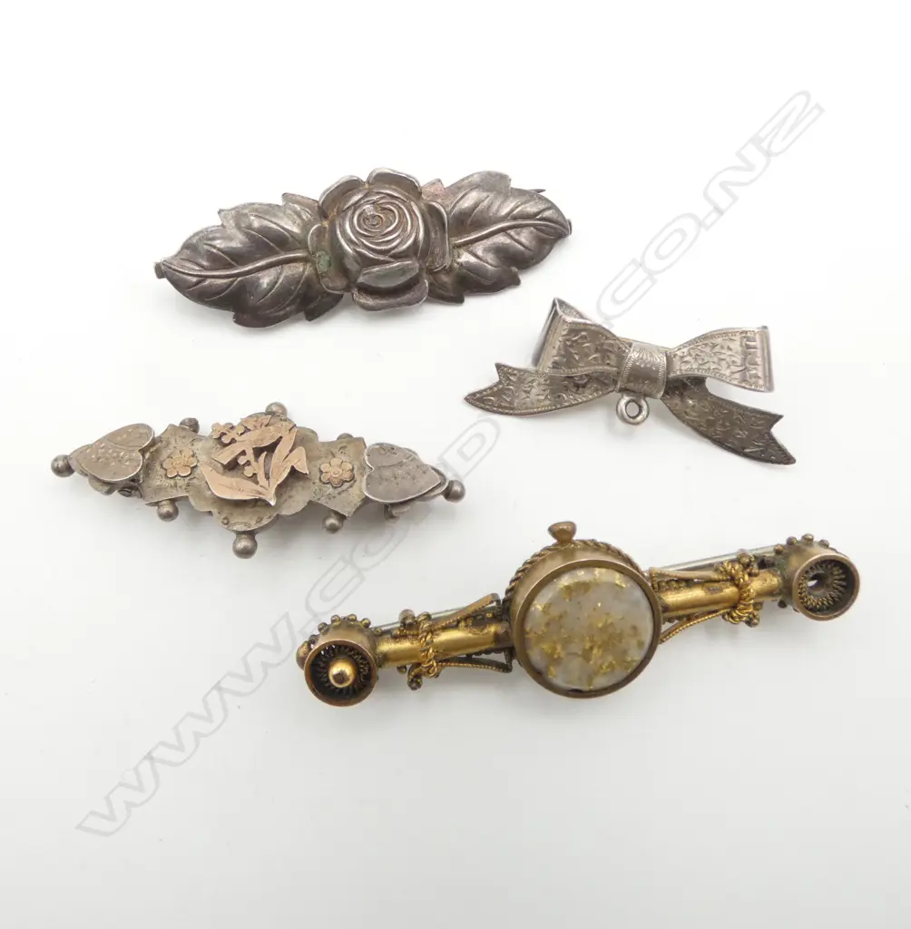 VICTORIAN SILVER BROOCHES (one with gold bearing quartz panel) Image 1++