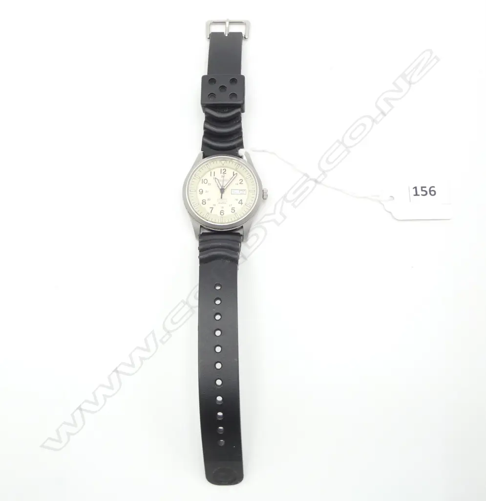 LARGE SEIKO 5 SPORTS AUTO 23 JEWELS 100M  GENT'S WATCH running Image 1++