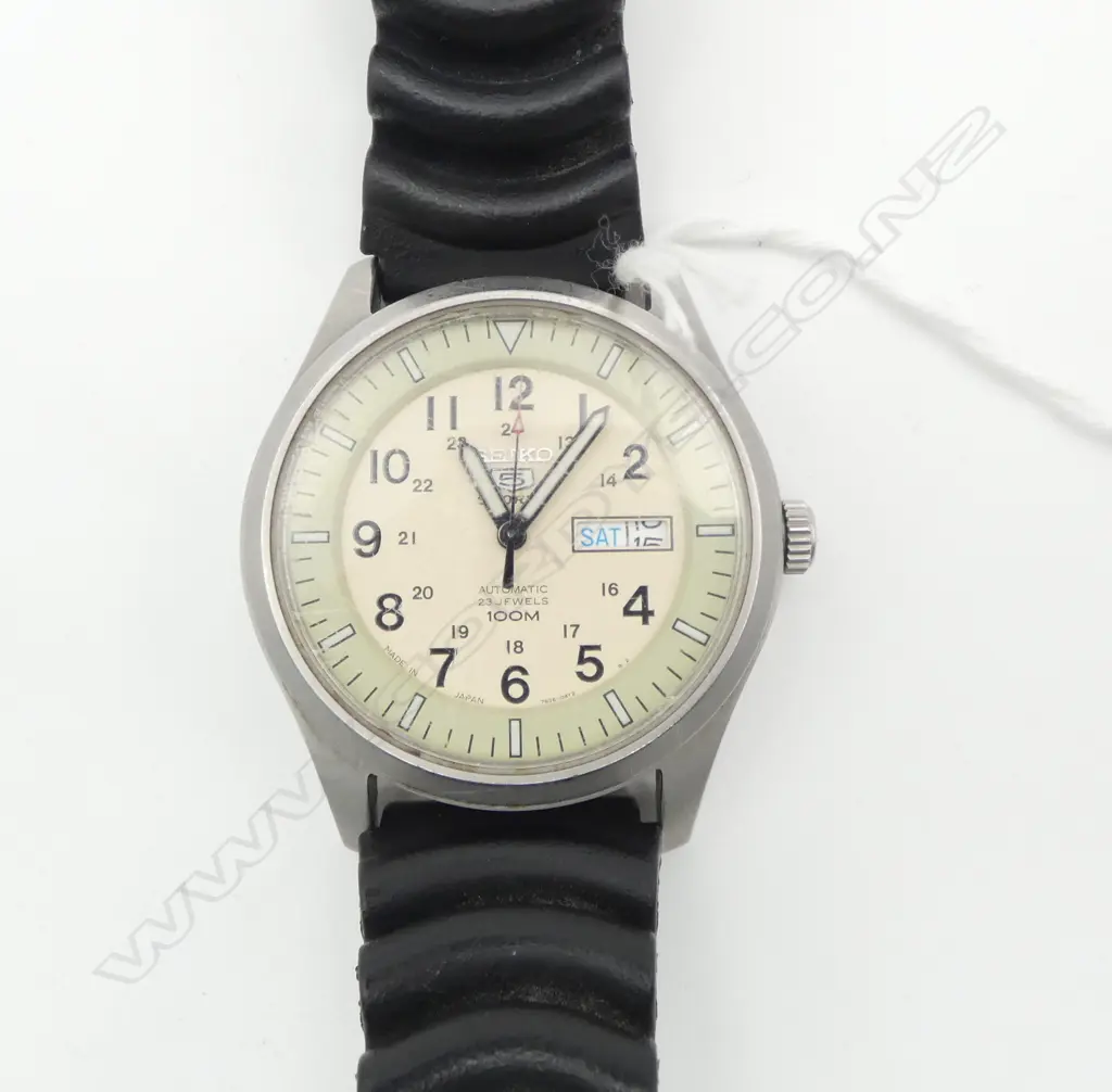 LARGE SEIKO 5 SPORTS AUTO 23 JEWELS 100M  GENT'S WATCH running Image 1++