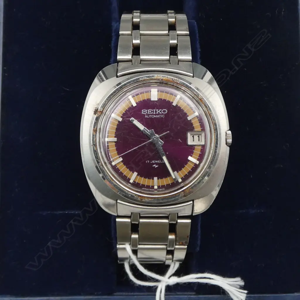 VINTAGE SEIKO AUTOMATIC 17 jewel stainless GENT'S WRISTWATCH in box. Running Image 1++