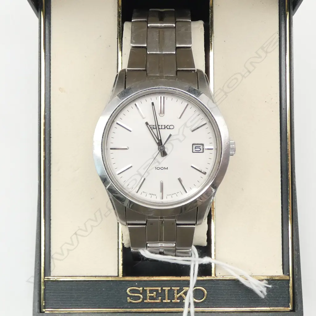 VINTAGE SEIKO 100M stainless GENT'S WRISTWATCH in box. Not running  Image 1++