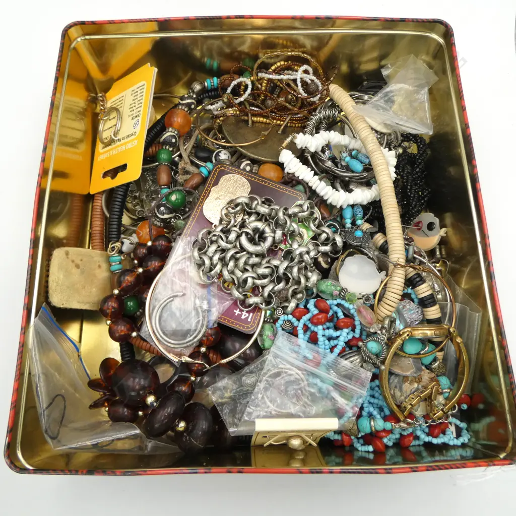 ASST. COSTUME JEWELLERY Image 1++