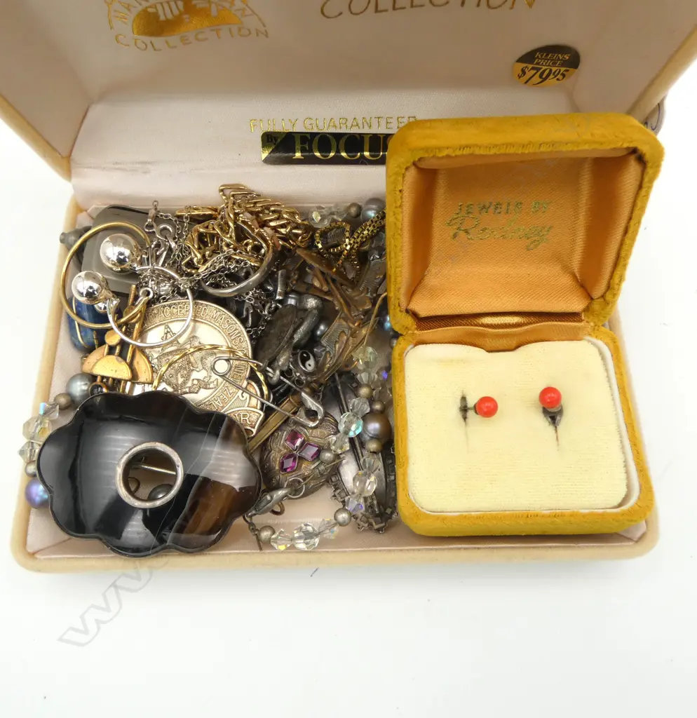 ASST. COSTUME JEWELLERY Image 1++