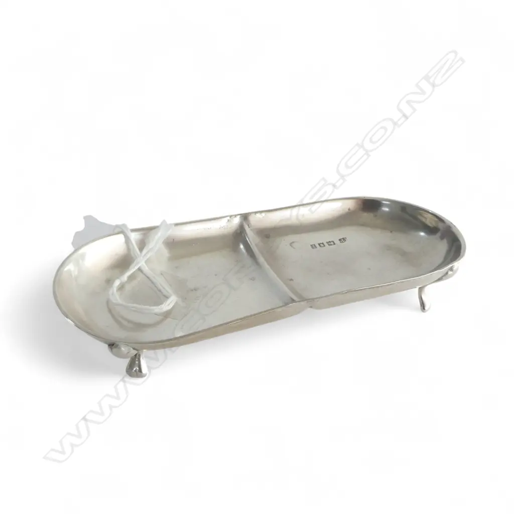 EDWARDIAN SILVER JEWELLERY DISH 2 section. Birmingham 1905 L.116mm. 36gms Image 1++