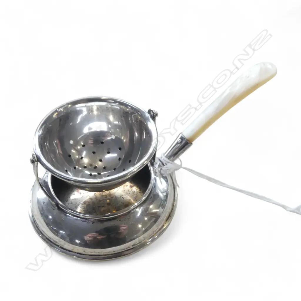 STG SILVER TEA STRAINER 49gms Image 1++