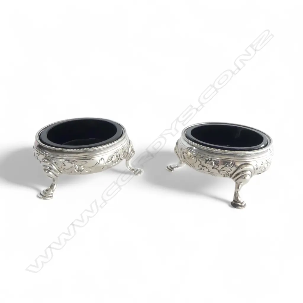 PR STG SILVER SALTS w. BLUE GLASS LINERS, LONDON 1768, 70mm dia, 95gms Image 1++