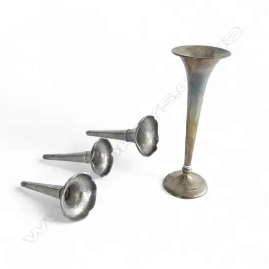 3 STG SILVER TRUMPETS 30gms + BUD VASE H.130mm