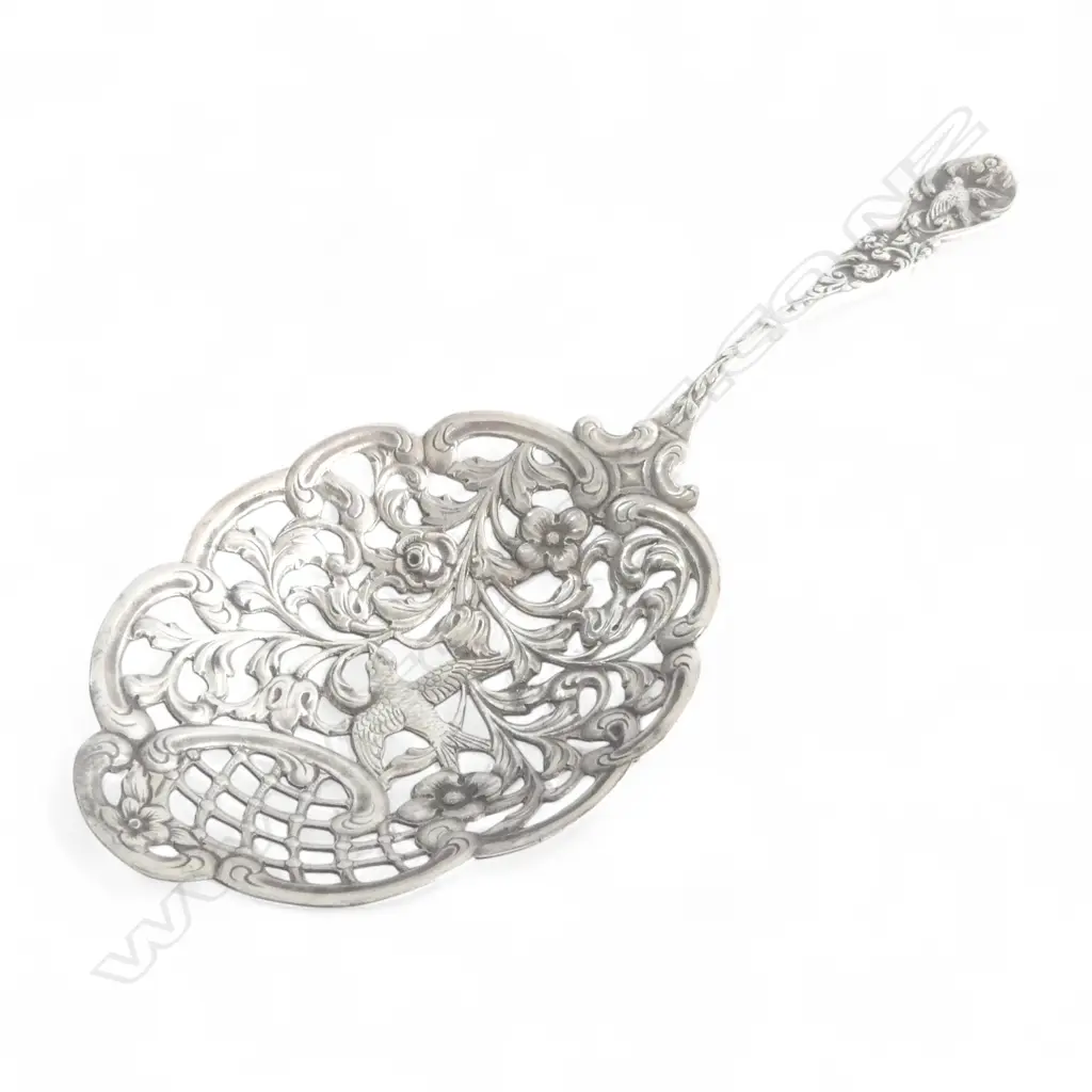 DUTCH SILVER early 20thC skimming spoon cast decoration 833 Std. 82gms. L.245mm Image 1++