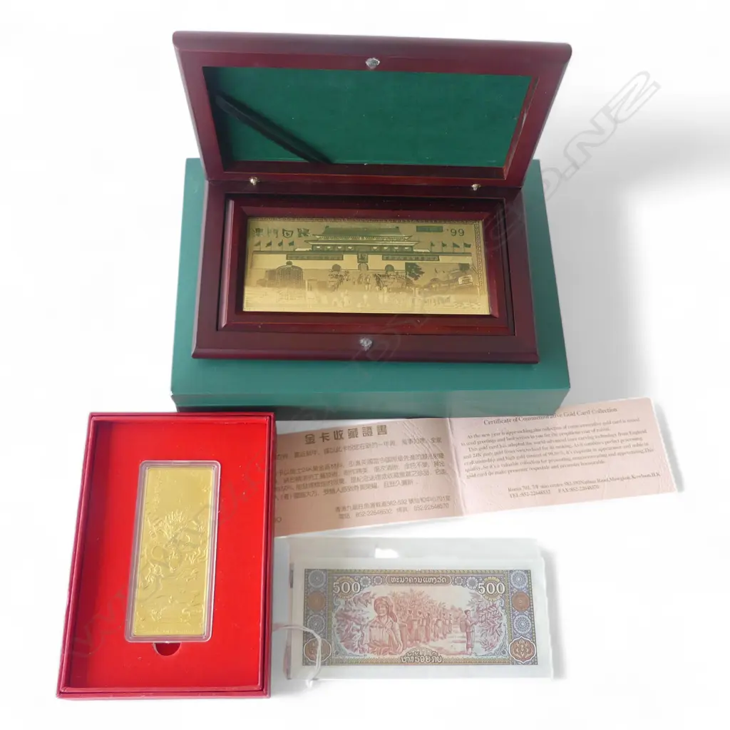 2 ORIENTAL GOLD TOKENS, BOXED + BANK NOTES Image 1++