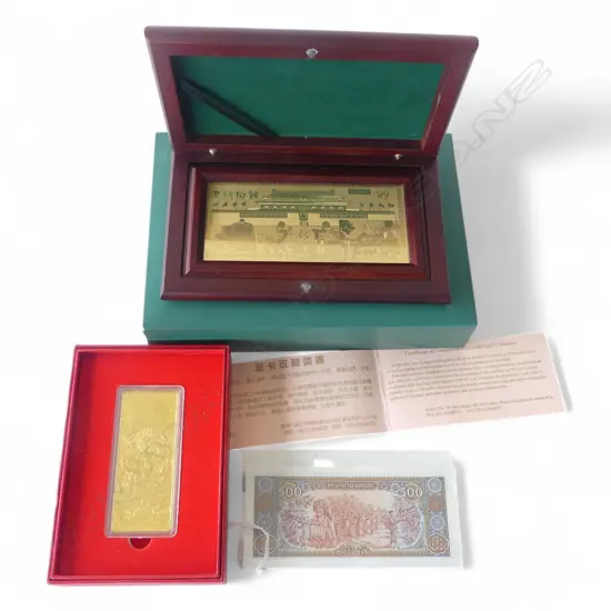 2 ORIENTAL GOLD TOKENS, BOXED + BANK NOTES