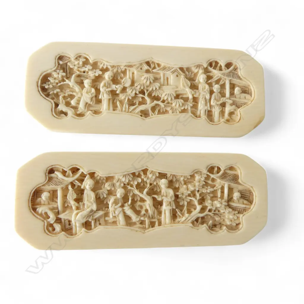 2 CHINESE CARVED IVORY PANELS L95MM Image 1++