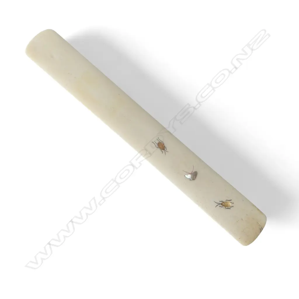 JAPANESE MEIJI PERIOD BONE & SHIBAYAMA BOOK MARKER L.215mm inlay missing to bug  Image 1++