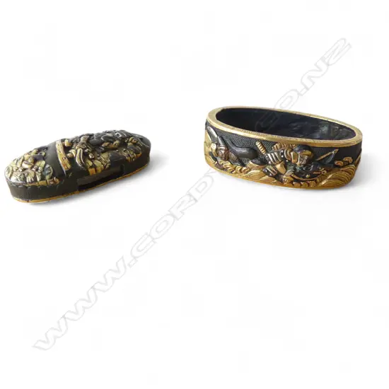 2 JAPANESE EDO PERIOD SWORD FITTINGS; FUCHI & KASHIRA, W.35mm in wooden box