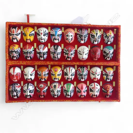 BOXED SET OF 32 CHINESE OPERA HOUSE FACIAL MAKE UP MASKS IMAGES H45MM
