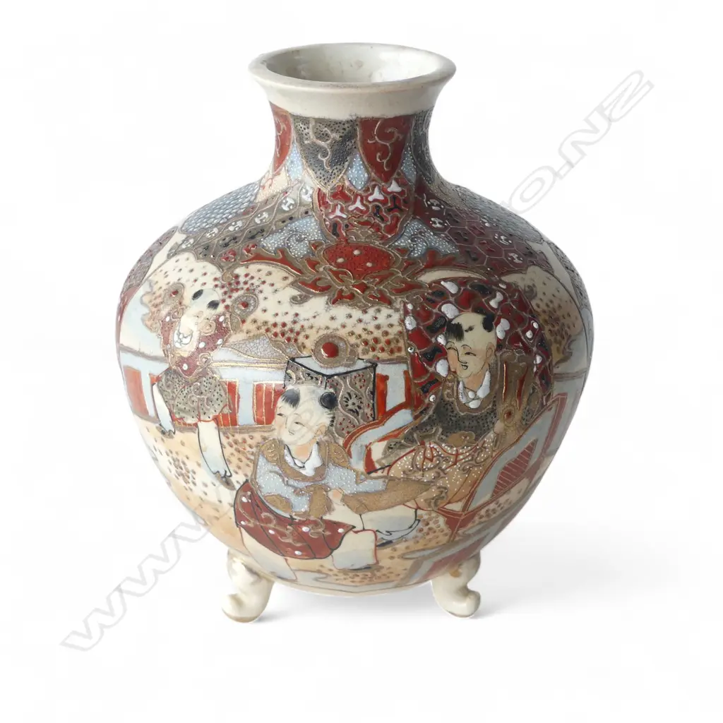 JAPANESE VINTAGE 3 FOOTED SATSUMA VASE H210MM Image 1++