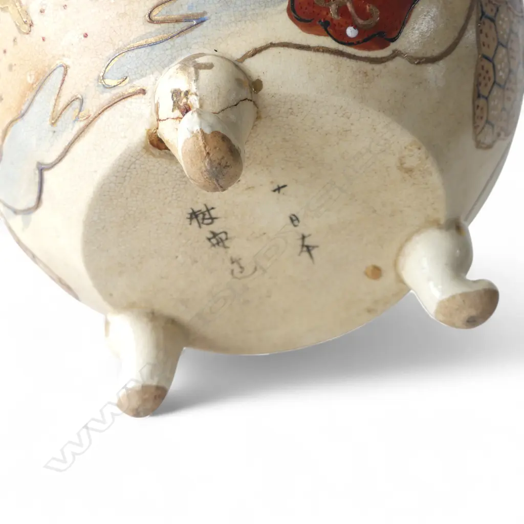 JAPANESE VINTAGE 3 FOOTED SATSUMA VASE H210MM Image 1++