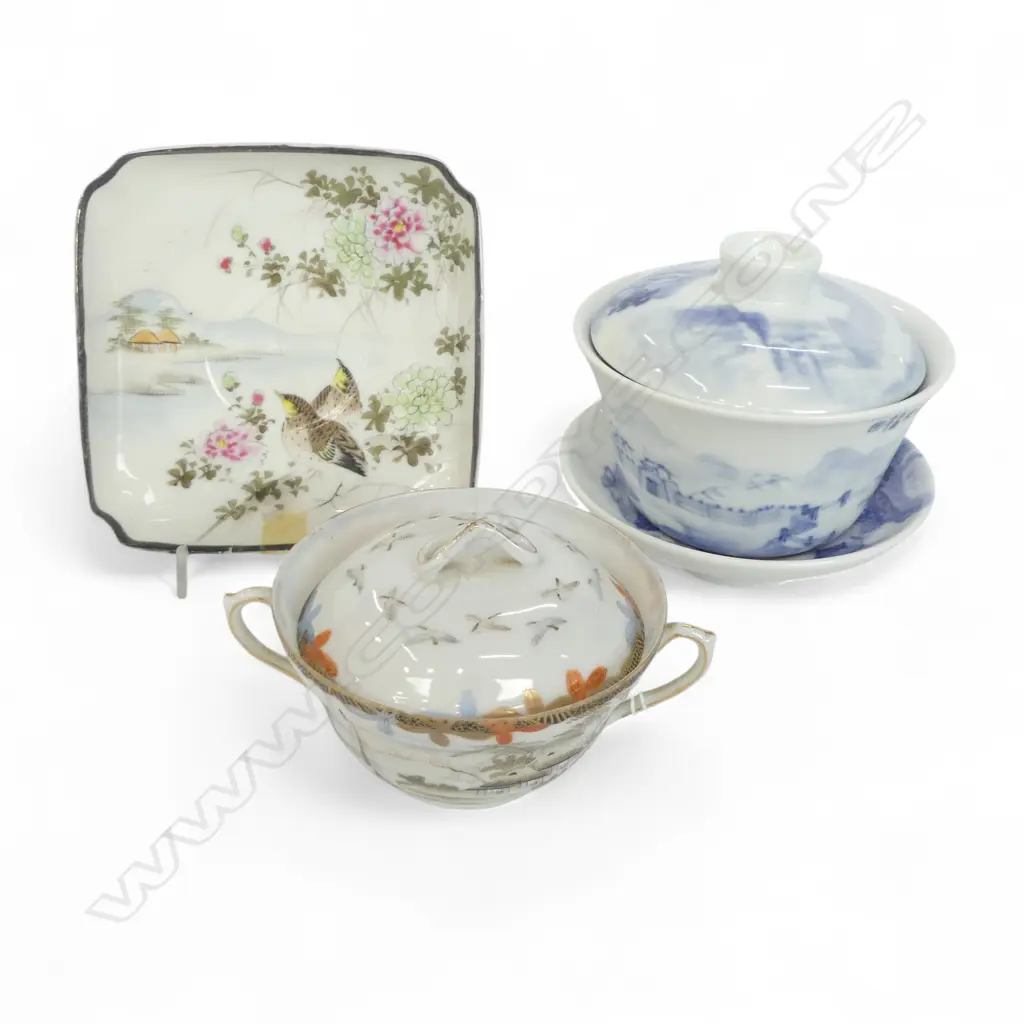 CHINESE B/W LIDDED TEABOWL ON SAUCER DIA120MM & JAPANESE LIDDEDTEABOWL ON SAUCER DIA120MM Image 1++