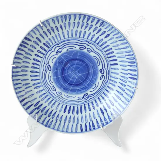 ANTIQUE B/W CHINESE BOWL DIA220MM