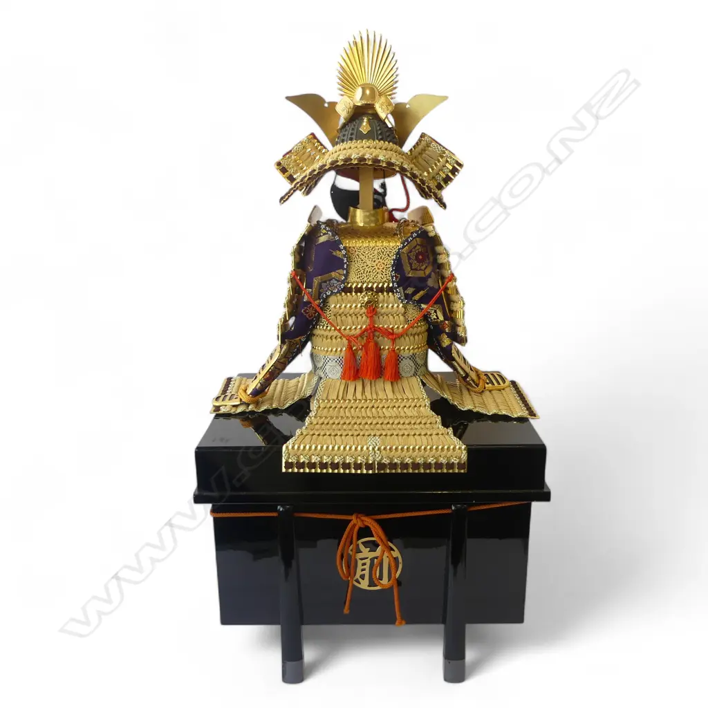 MODEL DISPLAY SET JAPANESE SAMURAI YOROI ARMOUR IN BLACK LACQUER BOX. Height on box 820mm Image 1++