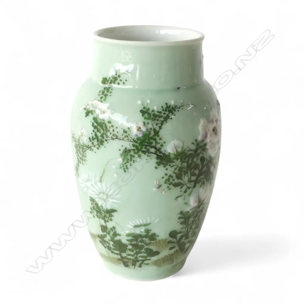 JAPANESE PORCELAIN VASE GREEN FLORAL GLAZE H250MM Image 1++