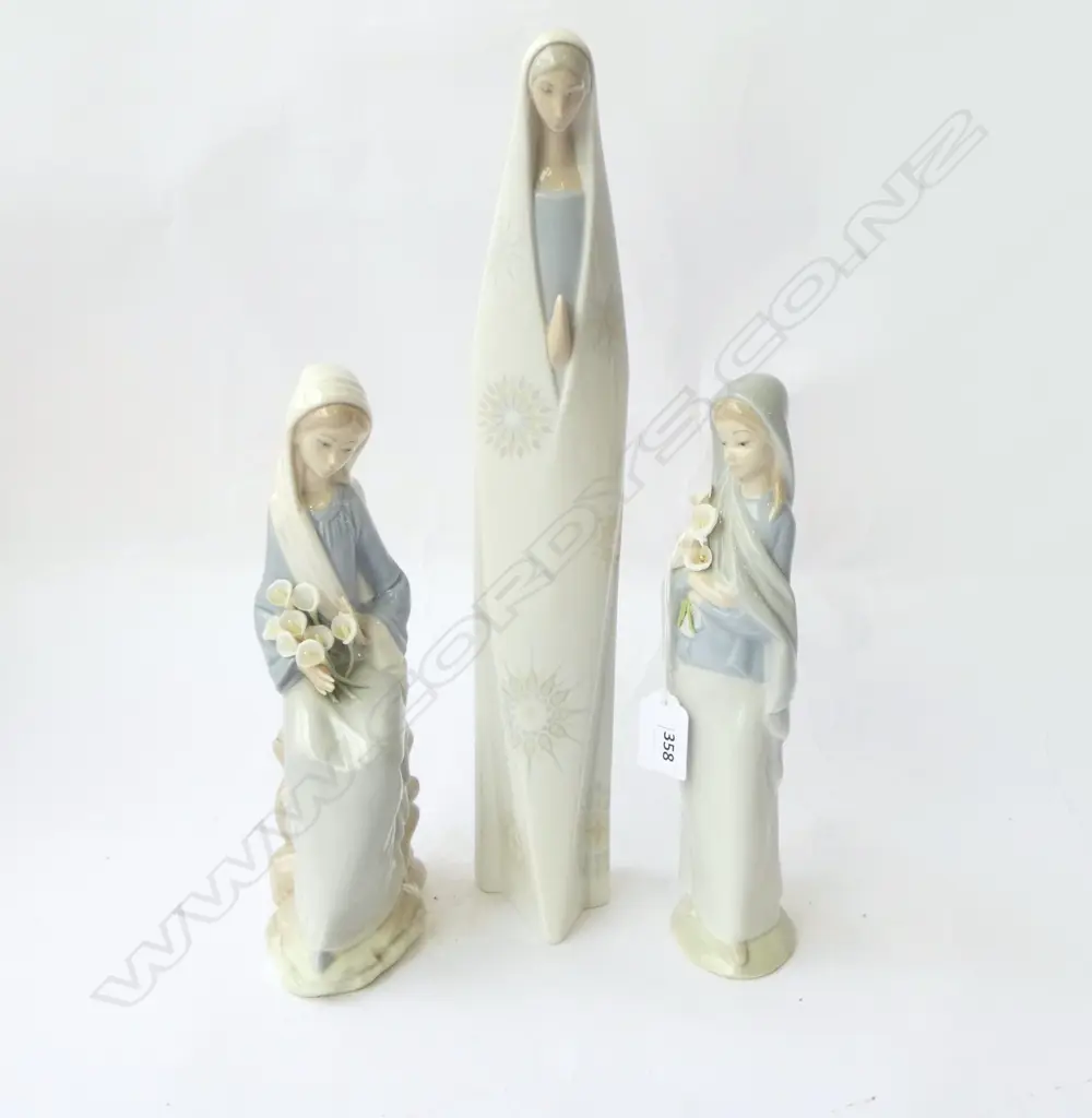 3 LLADRO FIGURES H.350mm faults to flowers Image 1++