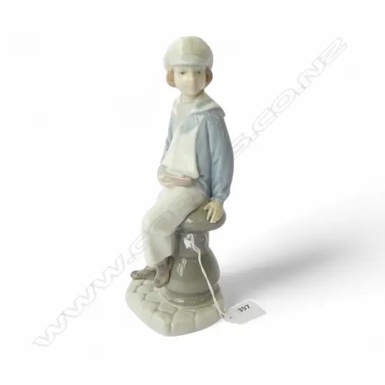 LLADRO FIGURE SAILOR BOY H.230mm