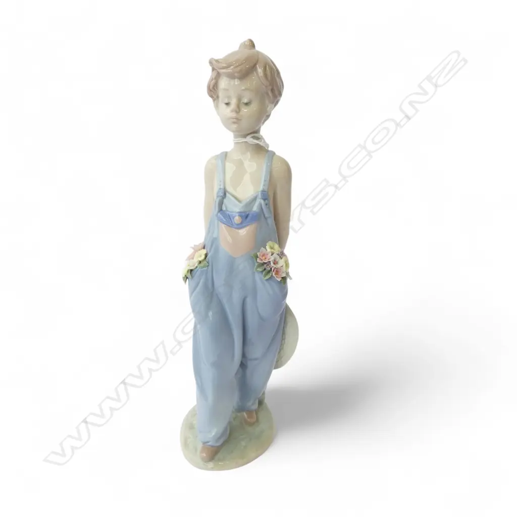 LLADRO FIGURE 'POCKET FULL OF WISHES' H.260mm flower fault, in box Image 1++