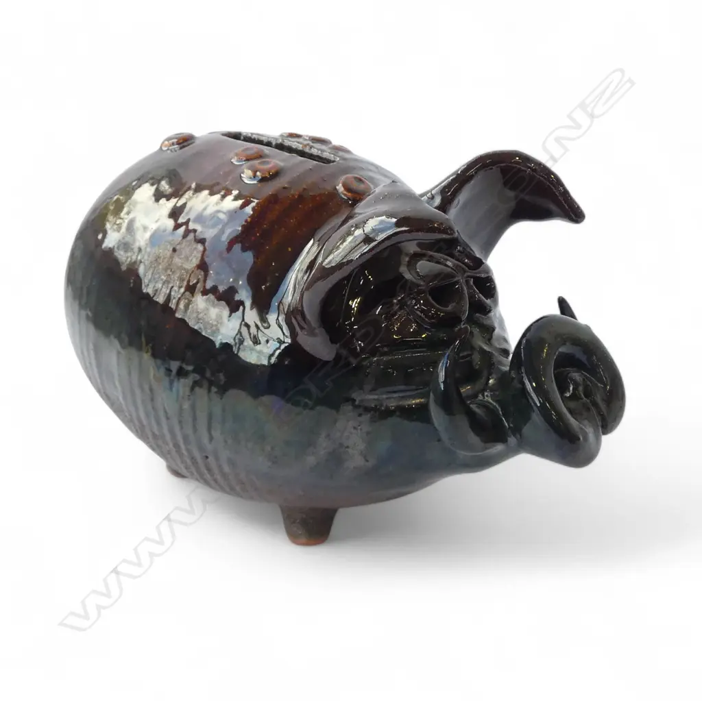 NZ  STUDIO POTTERY PIG MONEY BOX L210MM Image 1++