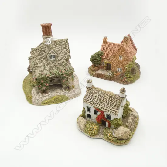 3 LILLIPUT COTTAGES H120MM TALLEST