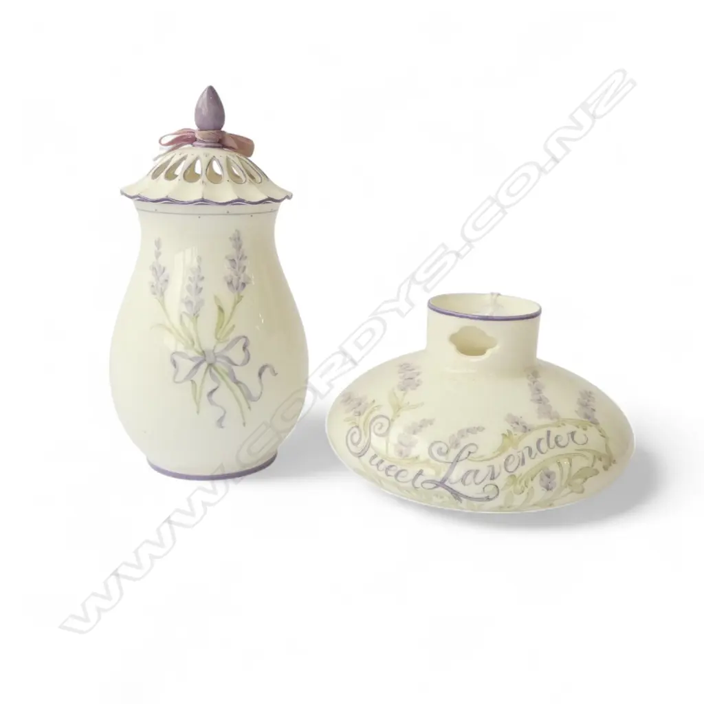 2 Royal Worcester 'Sweet Lavender' containers: lidded pot with pierced lid + squat vase. 1923. H.135mm. Image 1++
