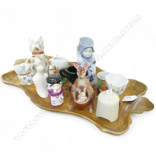 TRAY L430MM OF 12 VARIOUS KITCHEN CONDERMENT FIGURES H130MM TALLEST