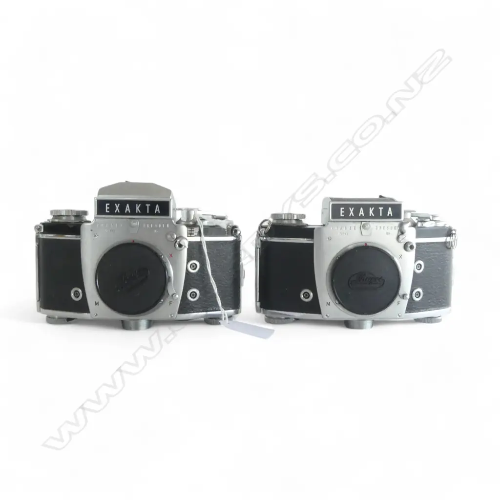 2 VINTAGE EXAKTA IHAGEE DRESDEN CAMERAS no lenses Image 1++
