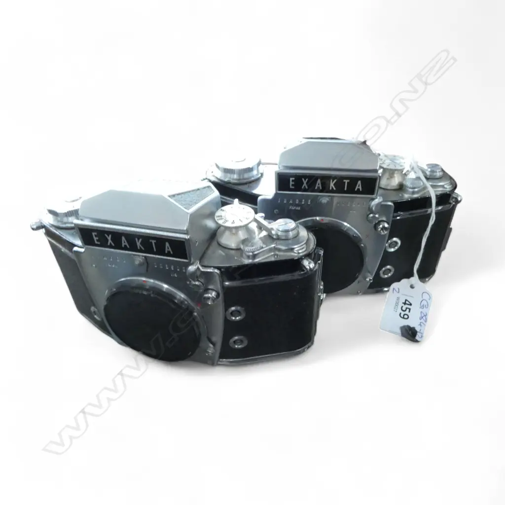 2 VINTAGE EXAKTA IHAGEE DRESDEN CAMERAS no lenses Image 1++