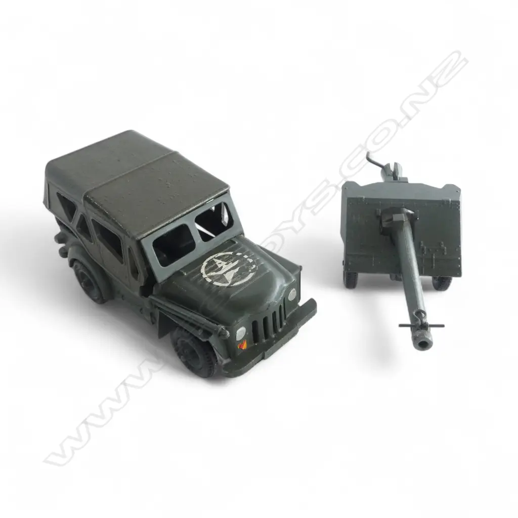 8 MODEL CARS & TRUCKS + BRITAINS MOBILE ANTI-TANK SET, BOXED + 1980s MATCHBOX CATALOGUES Image 1++