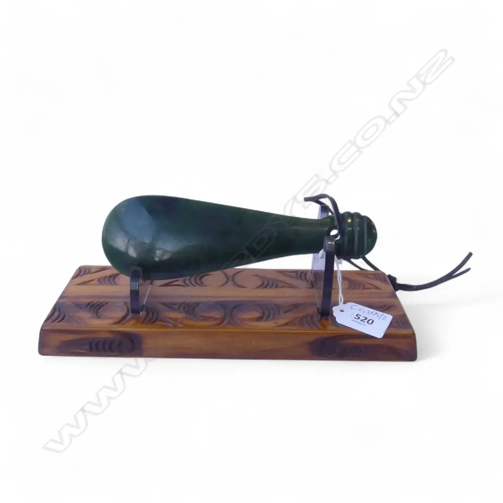 GREENSTONE PATU L.180mm ON STAND Image 1++