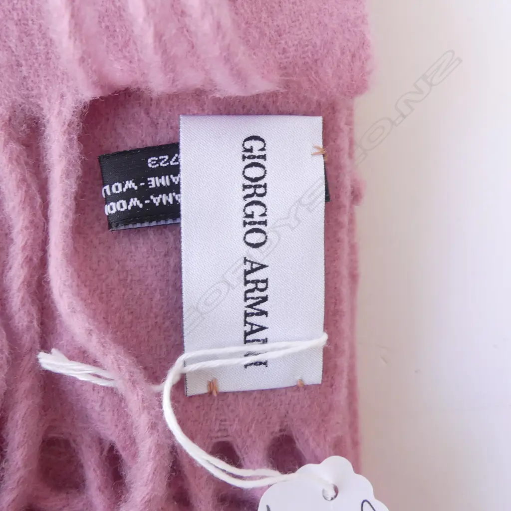 2 PINK WOOL SCARVES, GIORGIO ARMANI & TRISH GREGORY 100% MERINO Image 1++