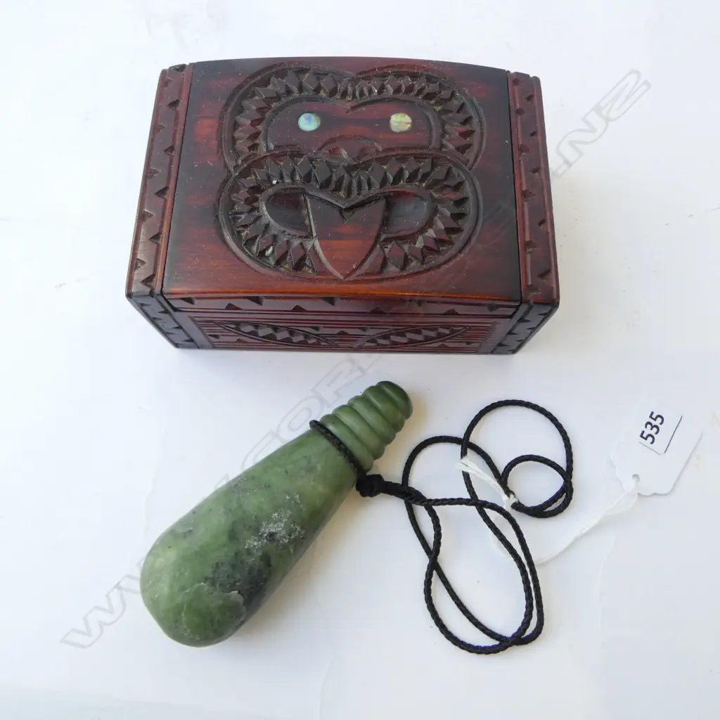 LG GREENSTONE PENDANT L.110mm IN CARVED WOODEN BOX W.135mm Image 1++