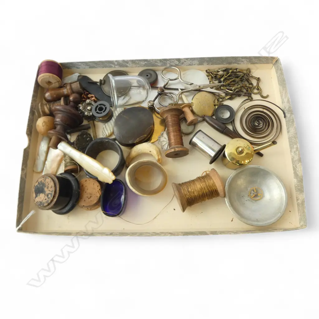 TRAY OF RESTORATION ITEMS – GOLD THREAD, MOTHER OF PEARL, HORN ETC  Image 1++